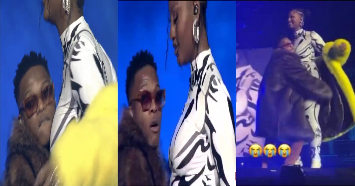 Tems Struggles As Wizkid Gropes Her On Stage While Performing At 02 (Video)